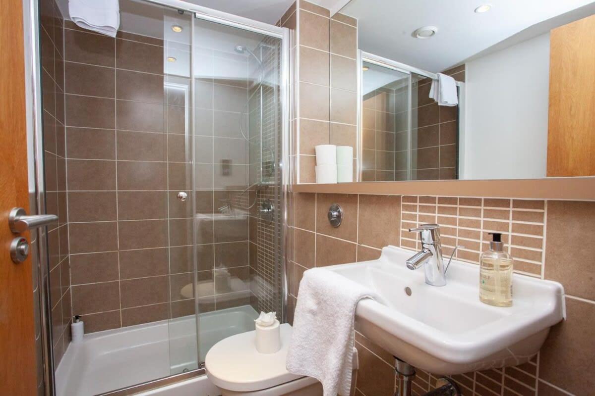 City Centre Apartment W Parking & Hyperoptic Wifi Glasgow Exterior photo